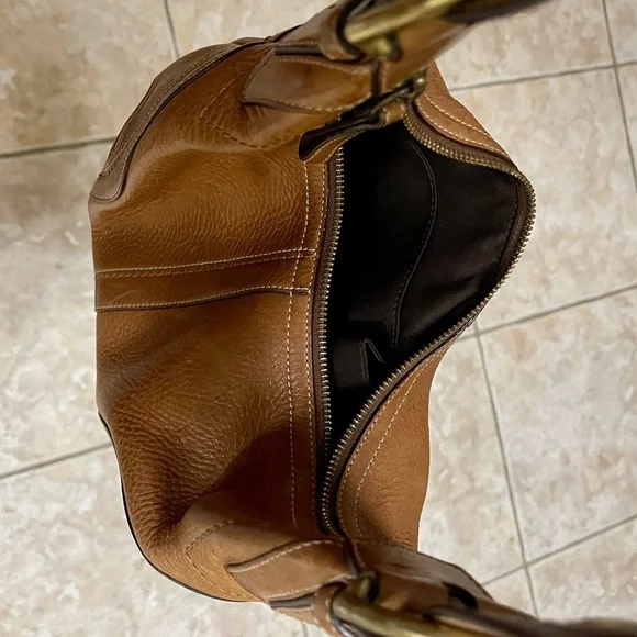 Coach purse - Picture 3 of 8